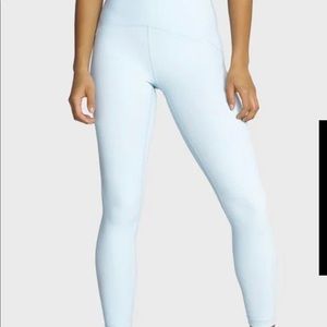 V Shred Essential Legging